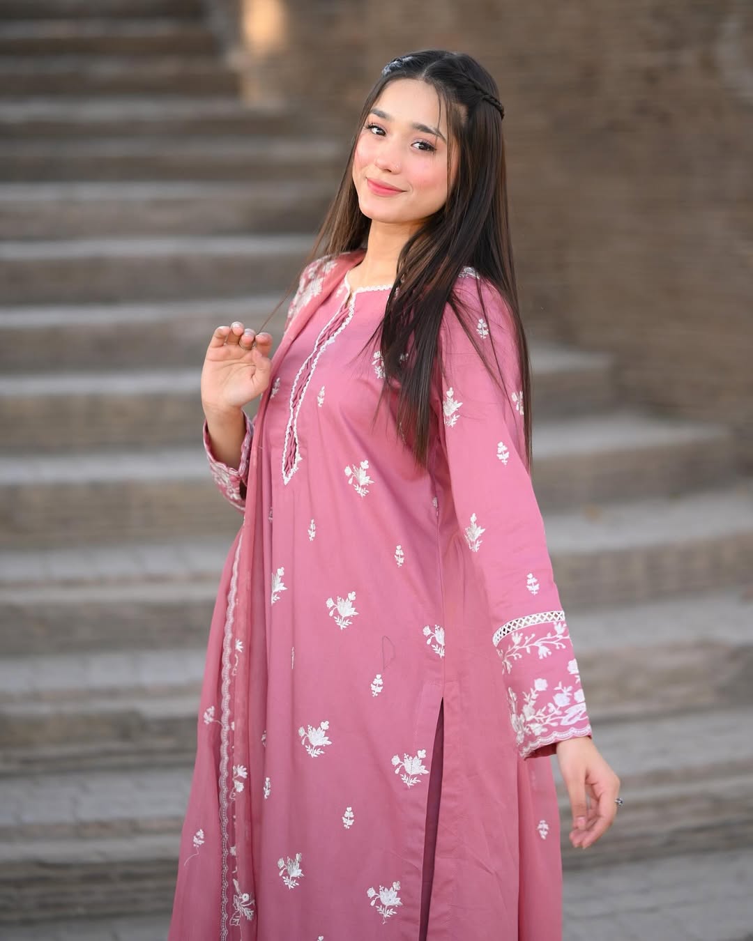 Noor – 3PC Embroidered Lawn Suit | Ashura Special