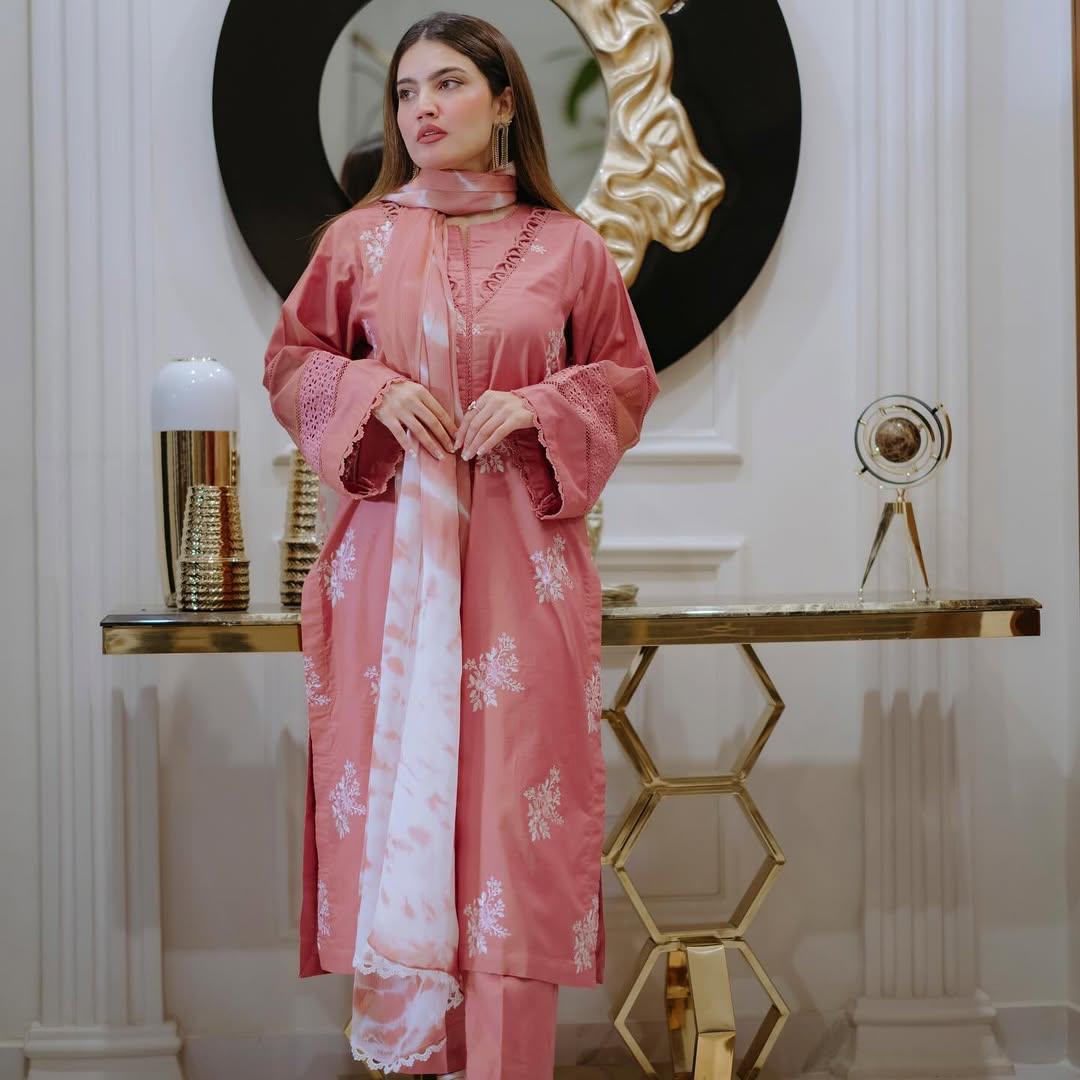 Horiyaa – Embroidered Co-Ord Set | Premium Lawn Cotton