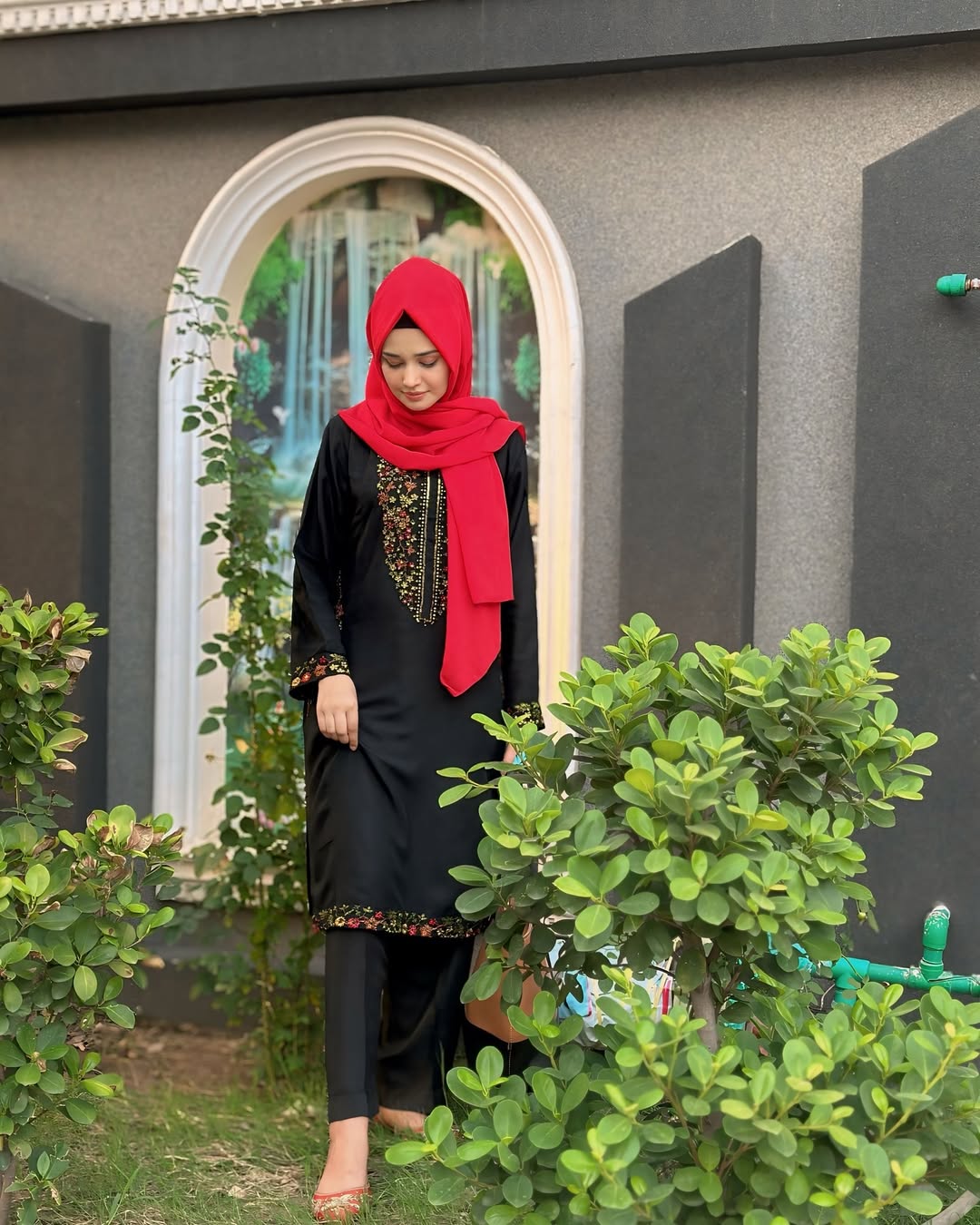 Zaryab – Embroidered Lawn 2PC